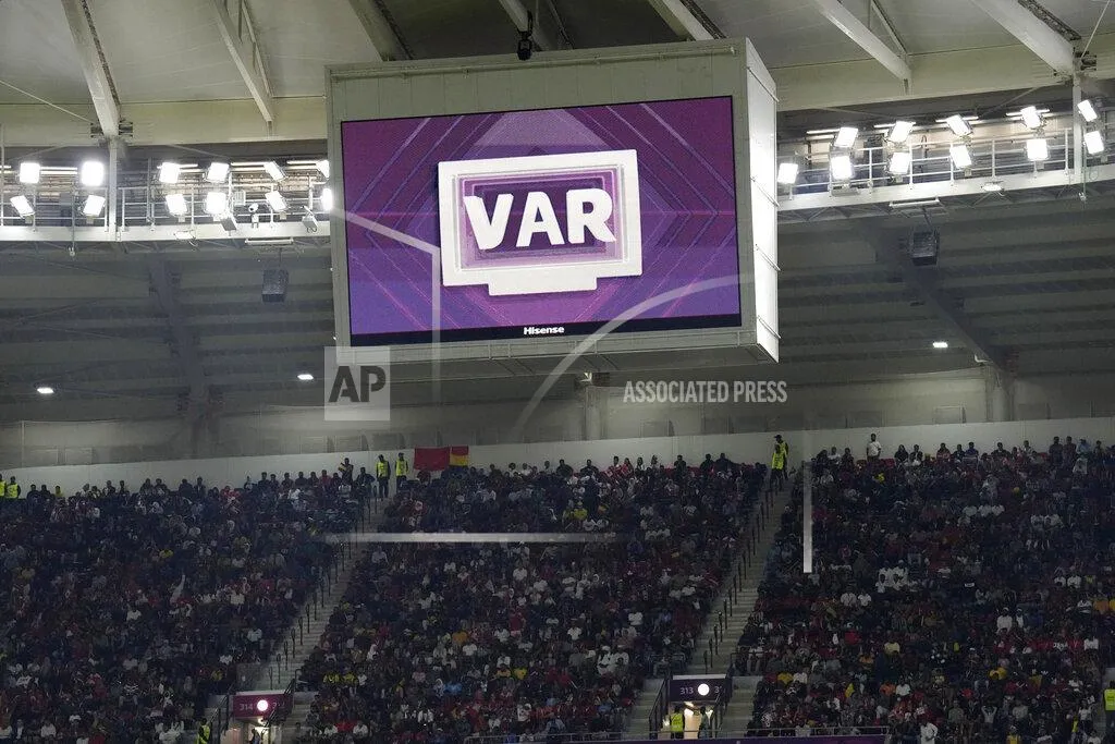 Đánh giá VAR tại euro 2024: Công nghệ đã xa rời tầm nhìn ban đầu của FIFA - Ảnh 1. Đánh giá VAR tại euro 2024: Công nghệ đã xa rời tầm nhìn ban đầu của FIFA - Ảnh 1.