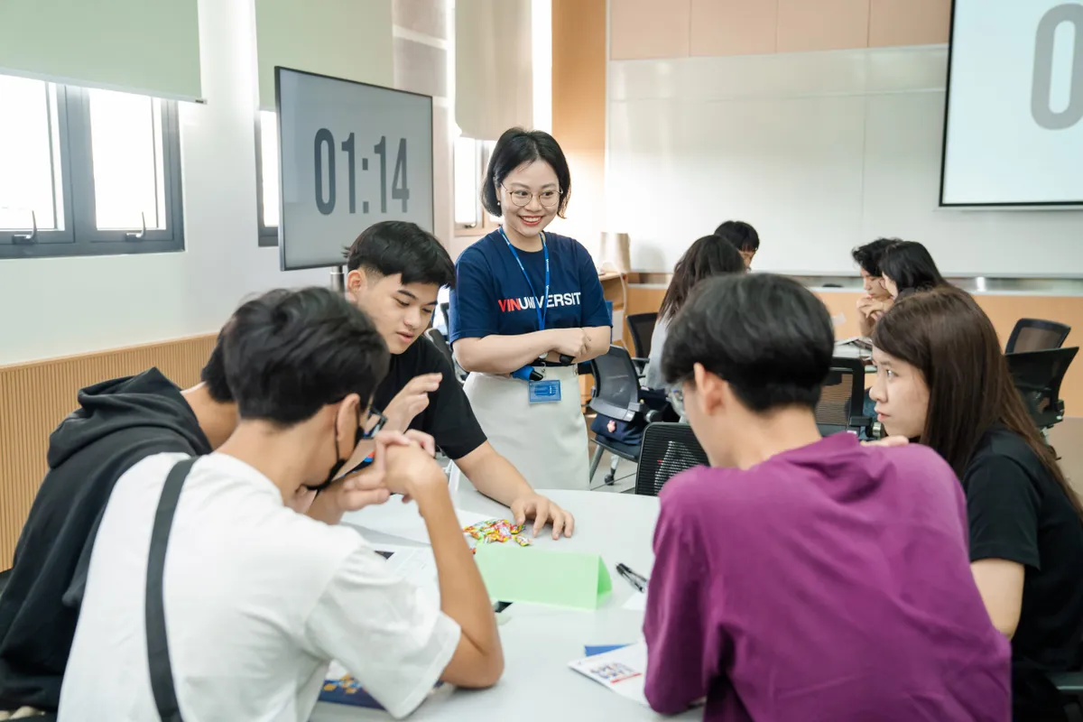 Nữ giảng vi&ecirc;n xuất sắc kể &ldquo;c&uacute; sốc&rdquo; khi đầu qu&acirc;n v&agrave;o VinUni - Ảnh 2.