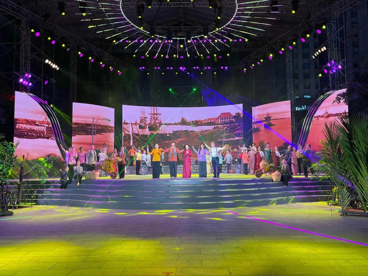 TP Hồ Ch&iacute; Minh kỷ niệm 48 năm ng&agrave;y S&agrave;i G&ograve;n &ndash; Gia Định vinh dự mang t&ecirc;n B&aacute;c - Ảnh 2.