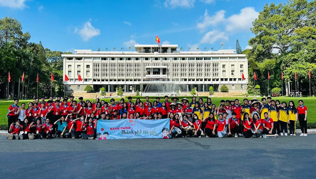 Kh&aacute;m ph&aacute; TP Hồ Ch&iacute; Minh &ndash; h&agrave;nh tr&igrave;nh &yacute; nghĩa của c&aacute;c chiến sĩ Hoa phượng đỏ - Ảnh 6.