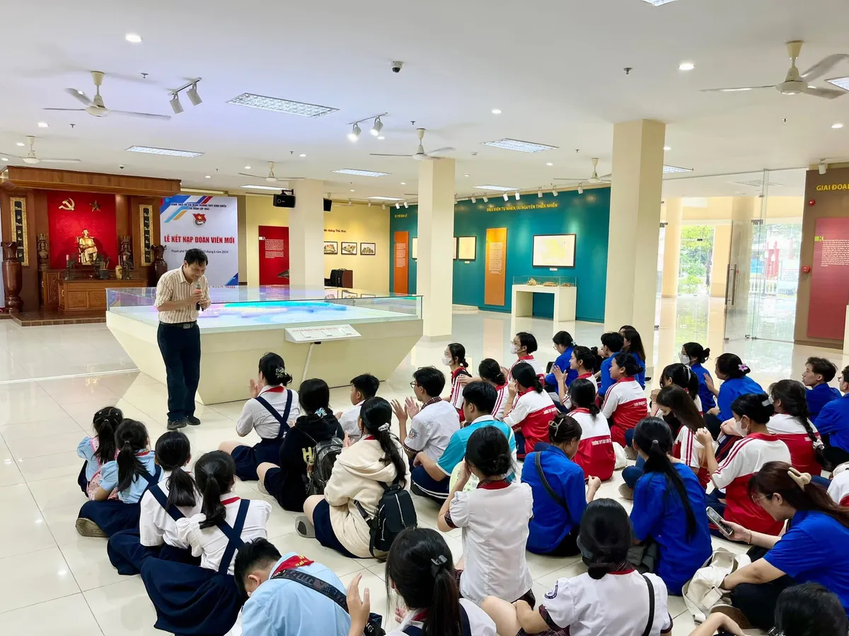 Kh&aacute;m ph&aacute; TP Hồ Ch&iacute; Minh &ndash; h&agrave;nh tr&igrave;nh &yacute; nghĩa của c&aacute;c chiến sĩ Hoa phượng đỏ - Ảnh 2.