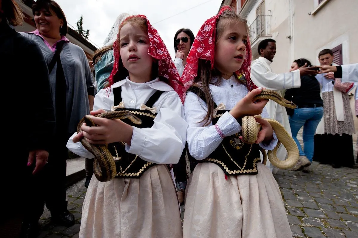 Lễ hội của những điều kỳ lạ  - Ảnh 3.