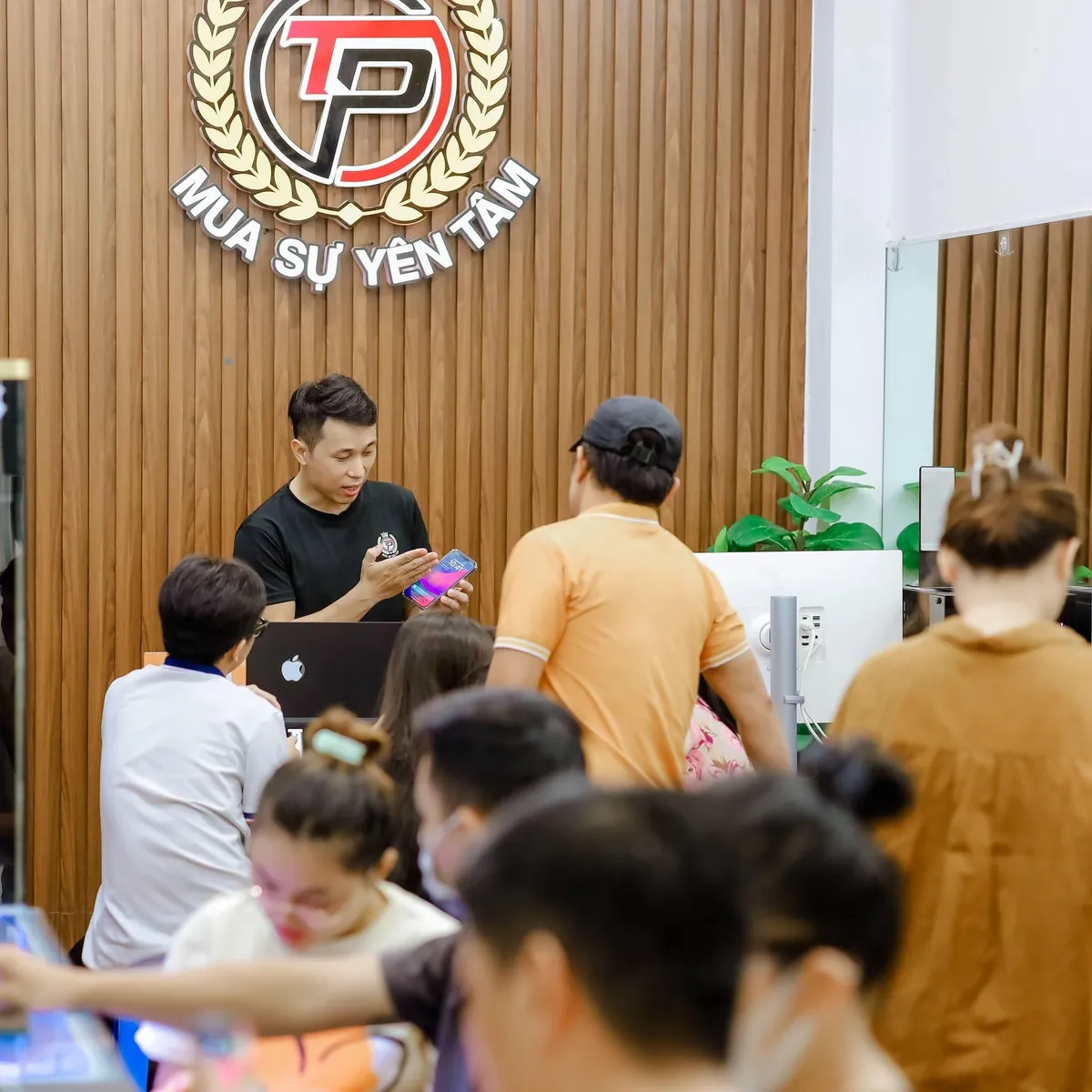 TP Shop - Cửa h&agrave;ng điện thoại uy t&iacute;n tại Bi&ecirc;n H&ograve;a - Ảnh 4.