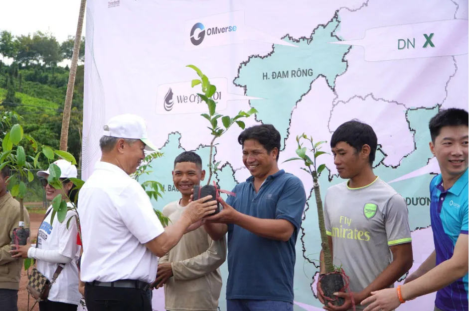 Menitems trao tặng 2.000 c&acirc;y giống, hỗ trợ sinh kế cho người d&acirc;n L&acirc;m Đồng - Ảnh 3.