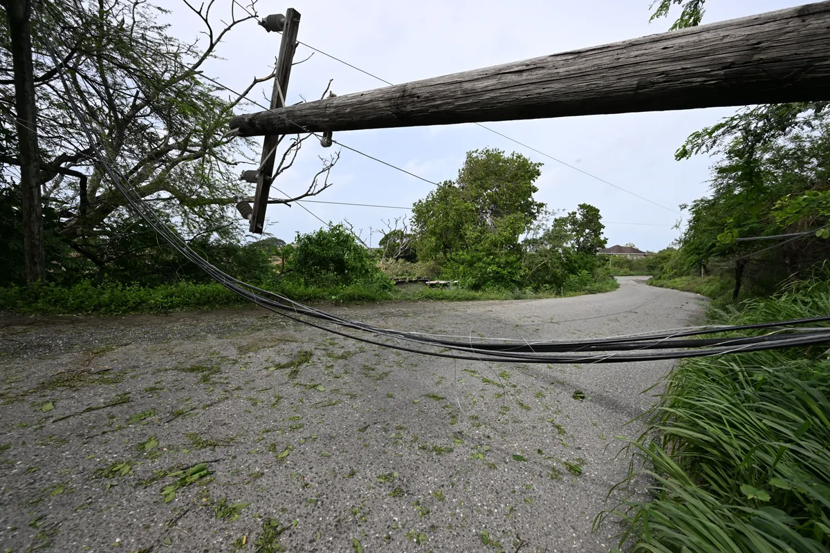 Bão Beryl hướng tới quần đảo Cayman, Mexico sau khi tấn công Jamaica, số người thiệt mạng tăng lên 9 - Ảnh 1.