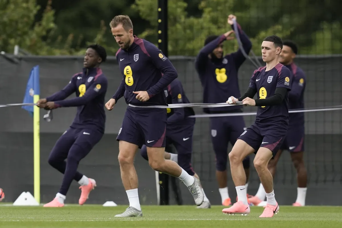 Euro 2024: Anh gặp Thụy Sĩ người thắng sẽ có một suất vào bán kết - Ảnh 1. Euro 2024: Anh gặp Thụy Sĩ người thắng sẽ có một suất vào bán kết - Ảnh 1.