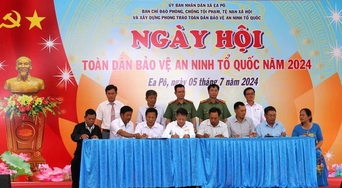 Đắk Nông là tỉnh đầu tiên tổ chức điểm Ngày hội toàn dân bảo vệ ANTQ năm 2024 - Ảnh 10.