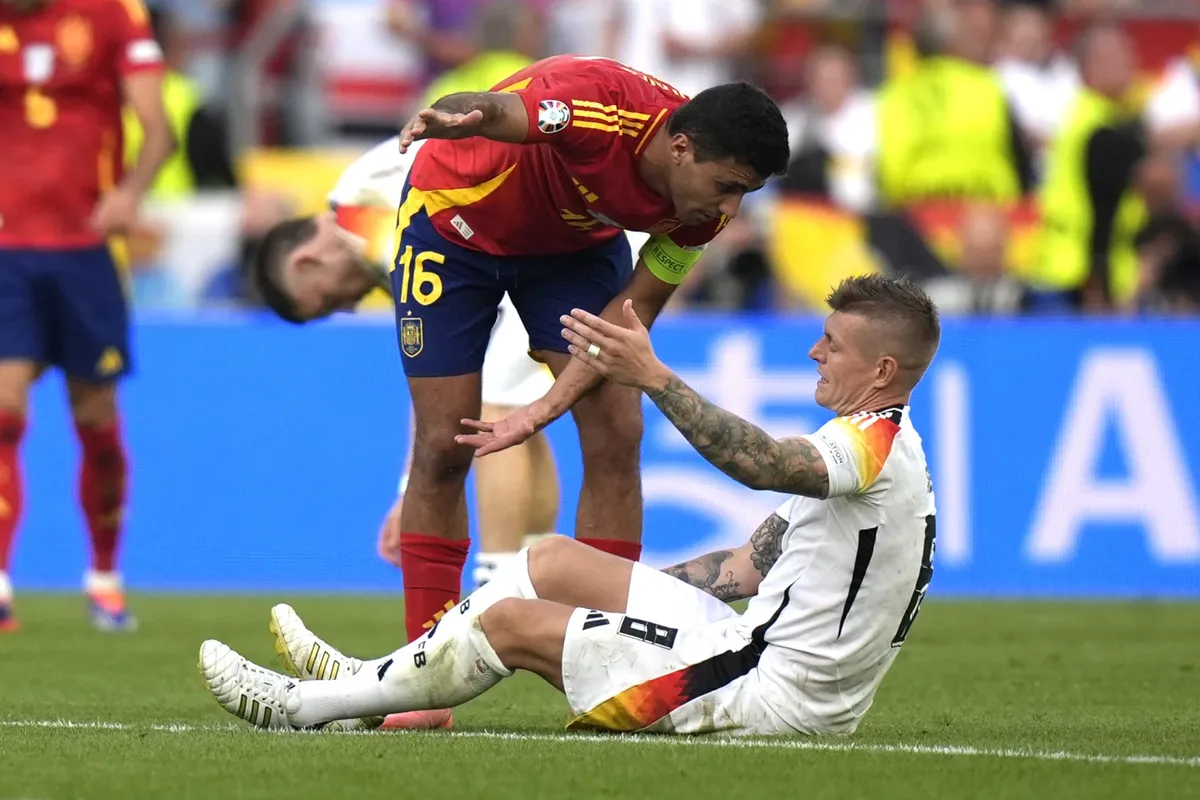 Toni Kroos giải nghệ sau Euro 2024: Kết thúc một hành trình huy hoàng - Ảnh 1. Toni Kroos giải nghệ sau Euro 2024: Kết thúc một hành trình huy hoàng - Ảnh 1.