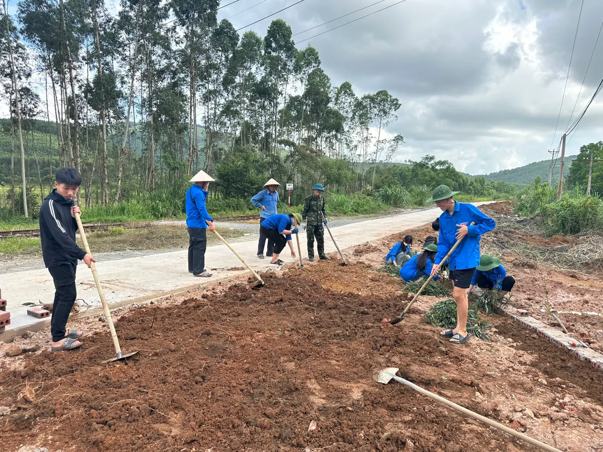 Thành phố Hạ Long khánh thành con đường ý Đảng, lòng dân, sức thanh niên - Ảnh 14.