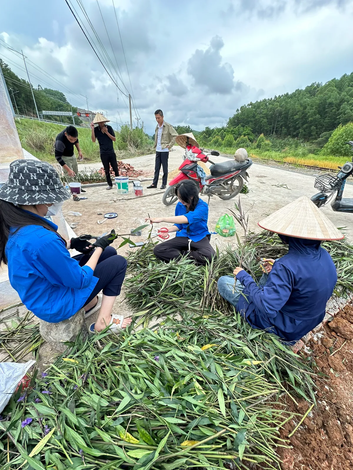 Thành phố Hạ Long khánh thành con đường ý Đảng, lòng dân, sức thanh niên - Ảnh 9.