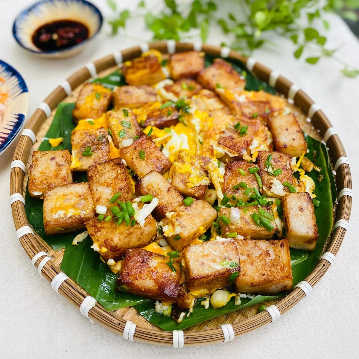 C&aacute;ch l&agrave;m b&aacute;nh bột chi&ecirc;n trứng thơm ngon - Ảnh 2.