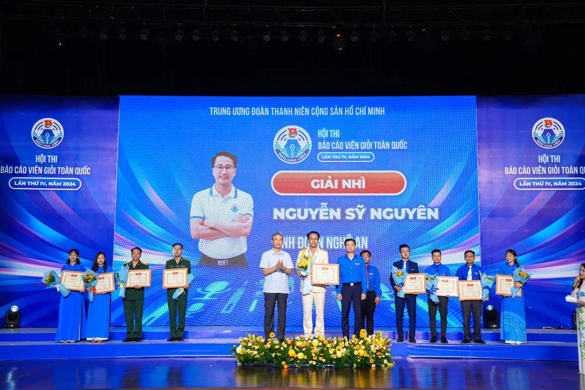Thủ lĩnh Đo&agrave;n Đại học Sư phạm TP Hồ Ch&iacute; Minh đạt giải nhất B&aacute;o c&aacute;o vi&ecirc;n giỏi to&agrave;n quốc - Ảnh 2.