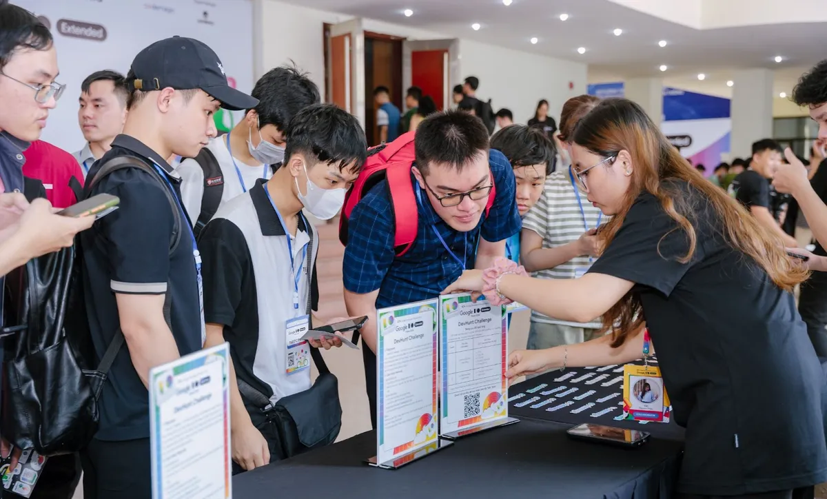 Google I/O Extended Hanoi 2024: Hơn 500 lập trình viên cập nhật công nghệ mới và kết nối cộng đồng - Ảnh 7.