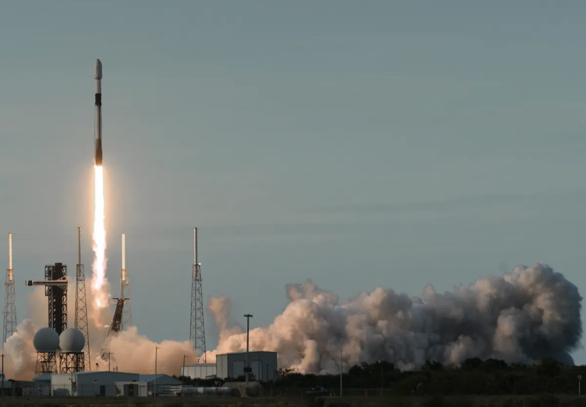 SpaceX phóng vệ tinh liên lạc đầu tiên của Thổ Nhĩ Kỳ - Ảnh 1.