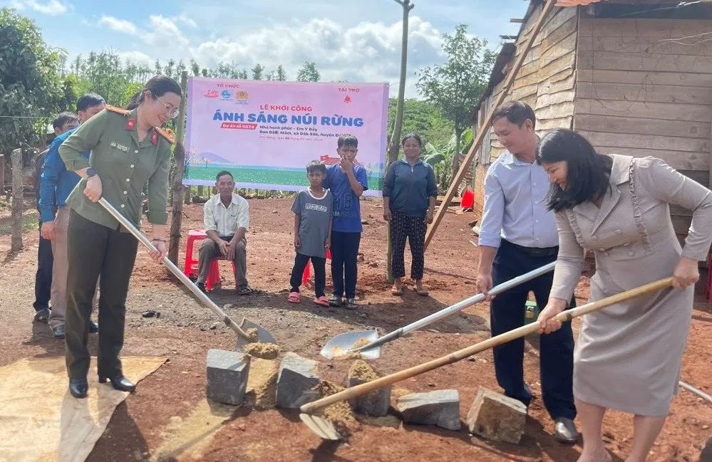 Đắk Nông: Khởi công xây dựng Ngôi nhà hạnh phúc cho 2 trẻ mồ côi - Ảnh 2.