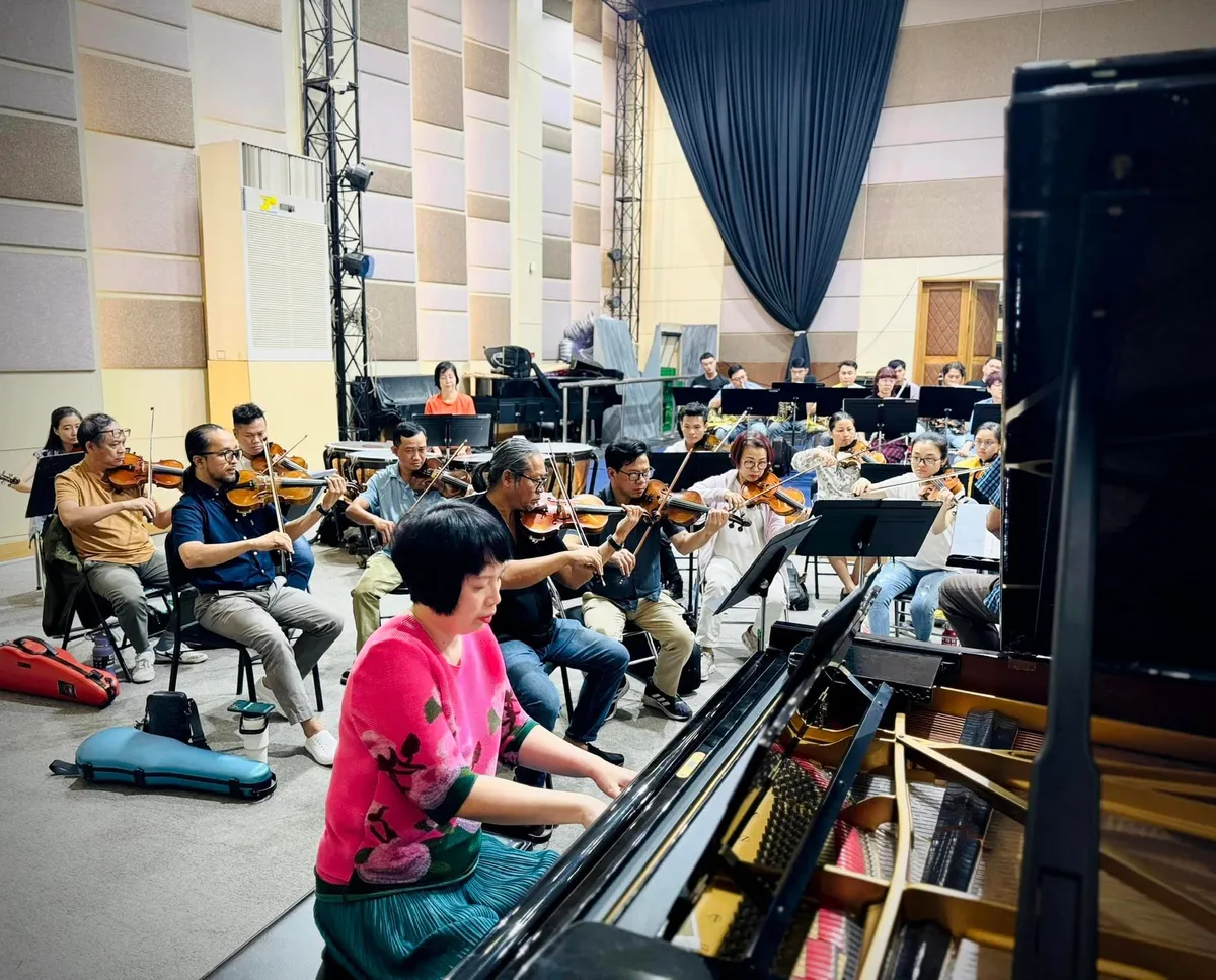 Nghệ sĩ B&iacute;ch Tr&agrave; biểu diễn trong đ&ecirc;m h&ograve;a nhạc Beethoven v&agrave; Rachmaninov tại TP Hồ Ch&iacute; Minh - Ảnh 1.