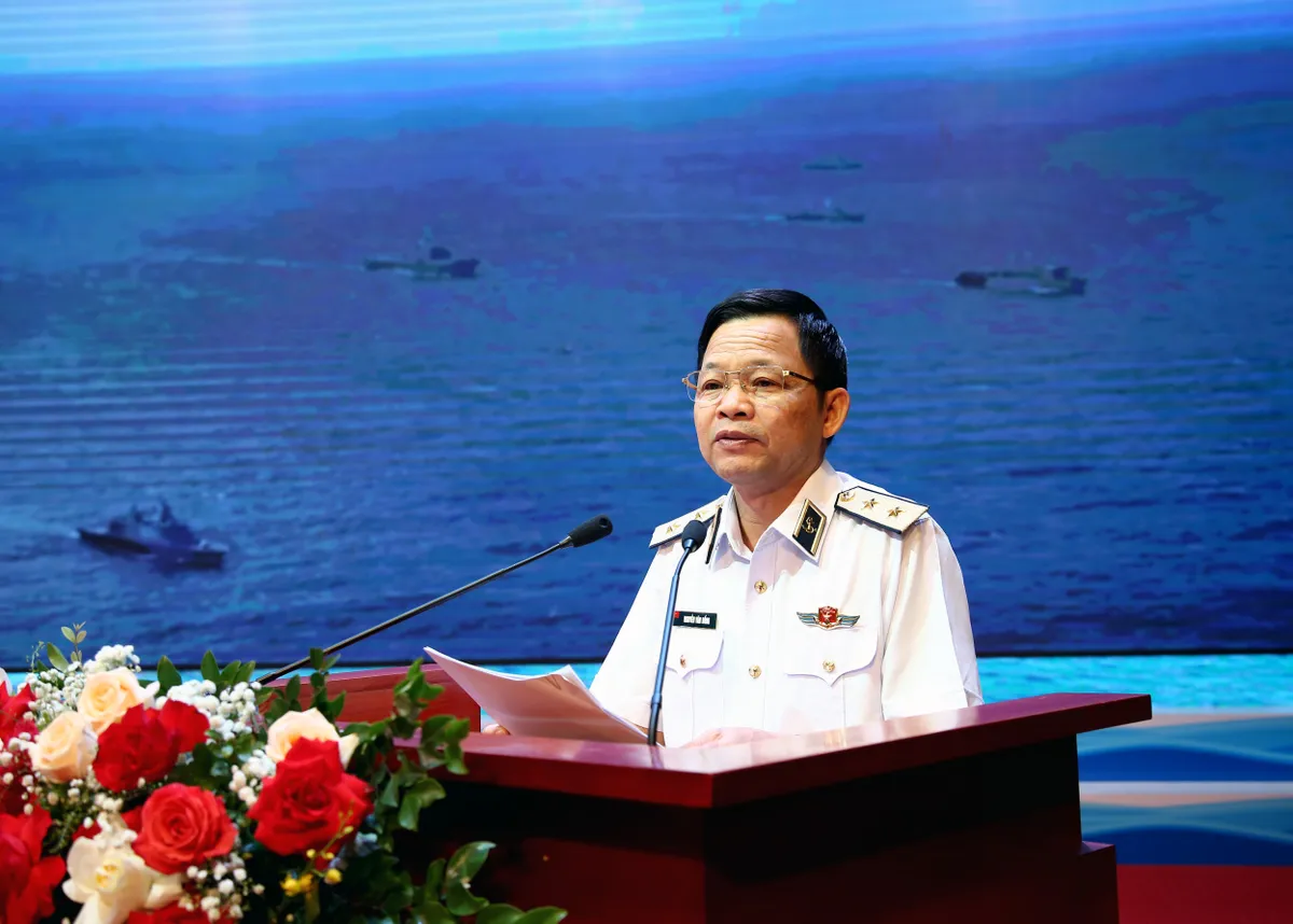 Qu&acirc;n chủng Hải qu&acirc;n tiếp tục chủ động dự b&aacute;o, đ&aacute;nh gi&aacute; s&aacute;t t&igrave;nh h&igrave;nh tr&ecirc;n c&aacute;c v&ugrave;ng biển - Ảnh 1.