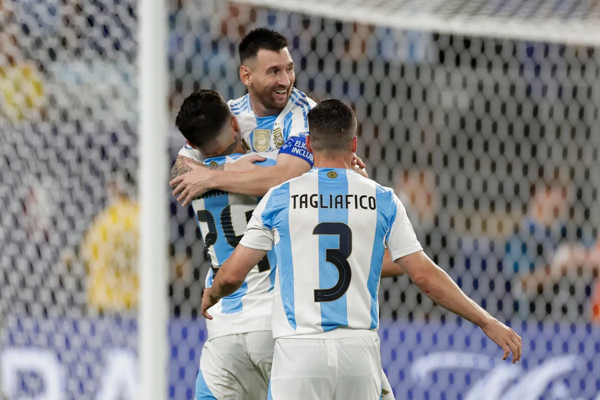 Argentina vs Colombia: Thách thức nhà vua | 7h00 ngày 15/7, chung kết Copa America - Ảnh 2. Argentina vs Colombia: Thách thức nhà vua | 7h00 ngày 15/7, chung kết Copa America - Ảnh 2.