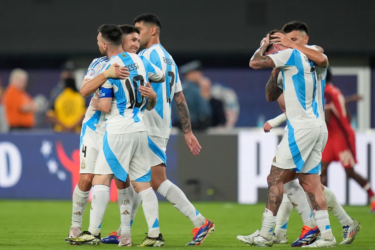 Thành tích ấn tượng của ĐT Argentina trước thềm chung kết Copa America 2024 - Ảnh 1. Thành tích ấn tượng của ĐT Argentina trước thềm chung kết Copa America 2024 - Ảnh 1.