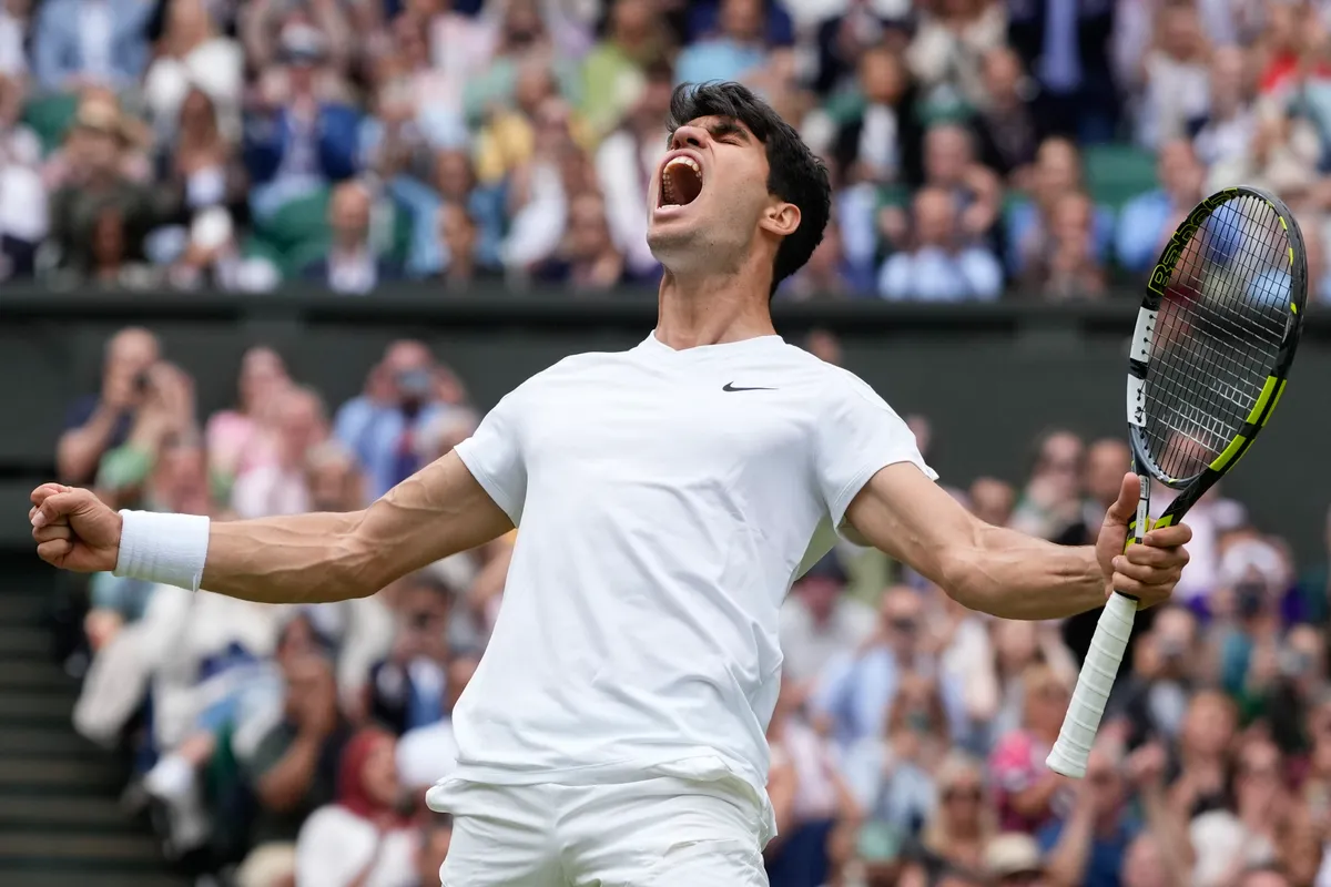 Đánh bại Novak Djokovic, Carlos Alcaraz vô địch Wimbledon 2024 - Ảnh 1. Đánh bại Novak Djokovic, Carlos Alcaraz vô địch Wimbledon 2024 - Ảnh 1.