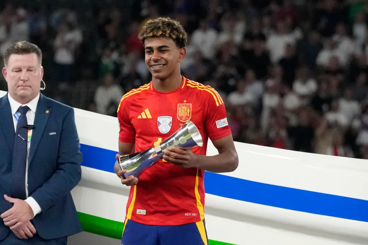 Các danh hiệu cá nhân tại Euro 2024: Tây Ban Nha lập hat-trick giải thưởng - Ảnh 1. Các danh hiệu cá nhân tại Euro 2024: Tây Ban Nha lập hat-trick giải thưởng - Ảnh 1.