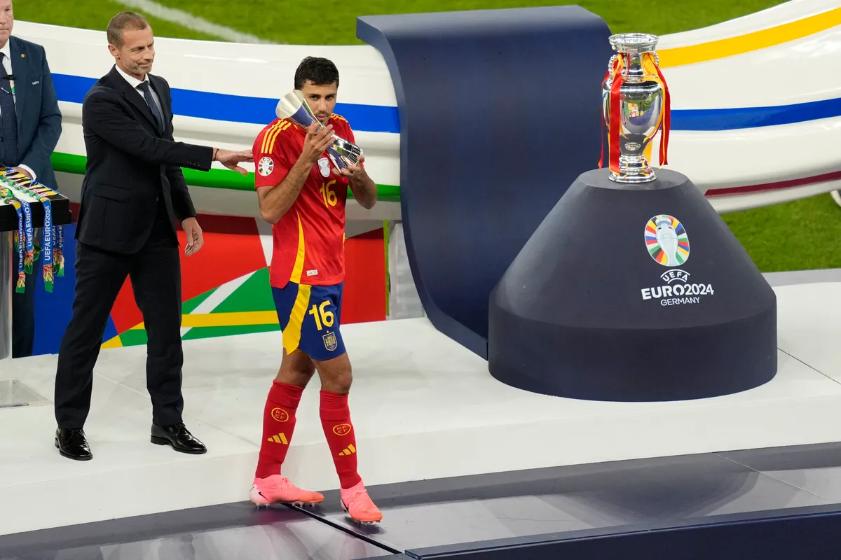 Các danh hiệu cá nhân tại Euro 2024: Tây Ban Nha lập hat-trick giải thưởng - Ảnh 2. Các danh hiệu cá nhân tại Euro 2024: Tây Ban Nha lập hat-trick giải thưởng - Ảnh 2.