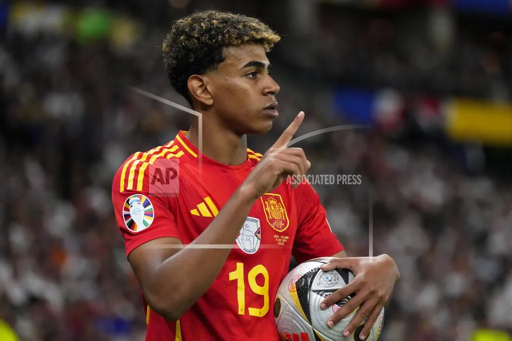 Euro 2024: Yamal phá kỷ lục của Pele ở trận chung kết quốc tế - Ảnh 1. Euro 2024: Yamal phá kỷ lục của Pele ở trận chung kết quốc tế - Ảnh 1.