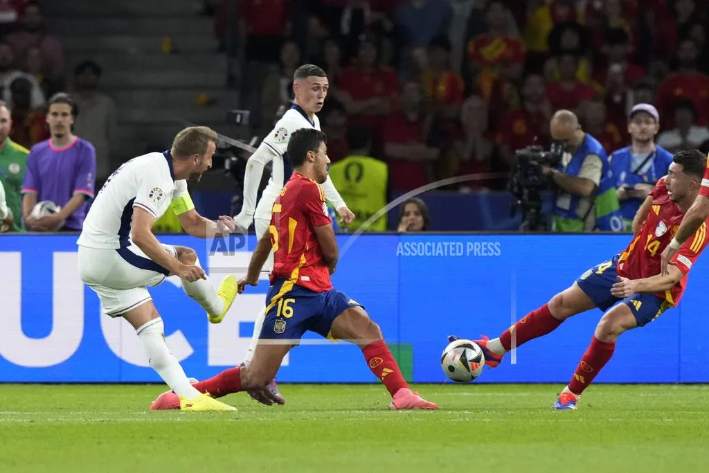 Harry Kane chỉ trích lý do khiến Anh thua chung kết Euro 2024 trước Tây Ban Nha - Ảnh 1. Harry Kane chỉ trích lý do khiến Anh thua chung kết Euro 2024 trước Tây Ban Nha - Ảnh 1.