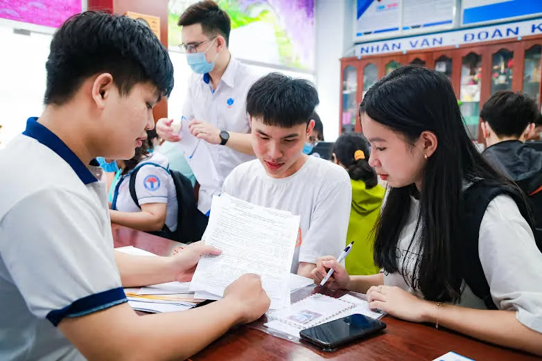 Hôm nay (18/7),  ‘mở cổng’ đăng ký xét tuyển đại học, cao đẳng - Ảnh 1.