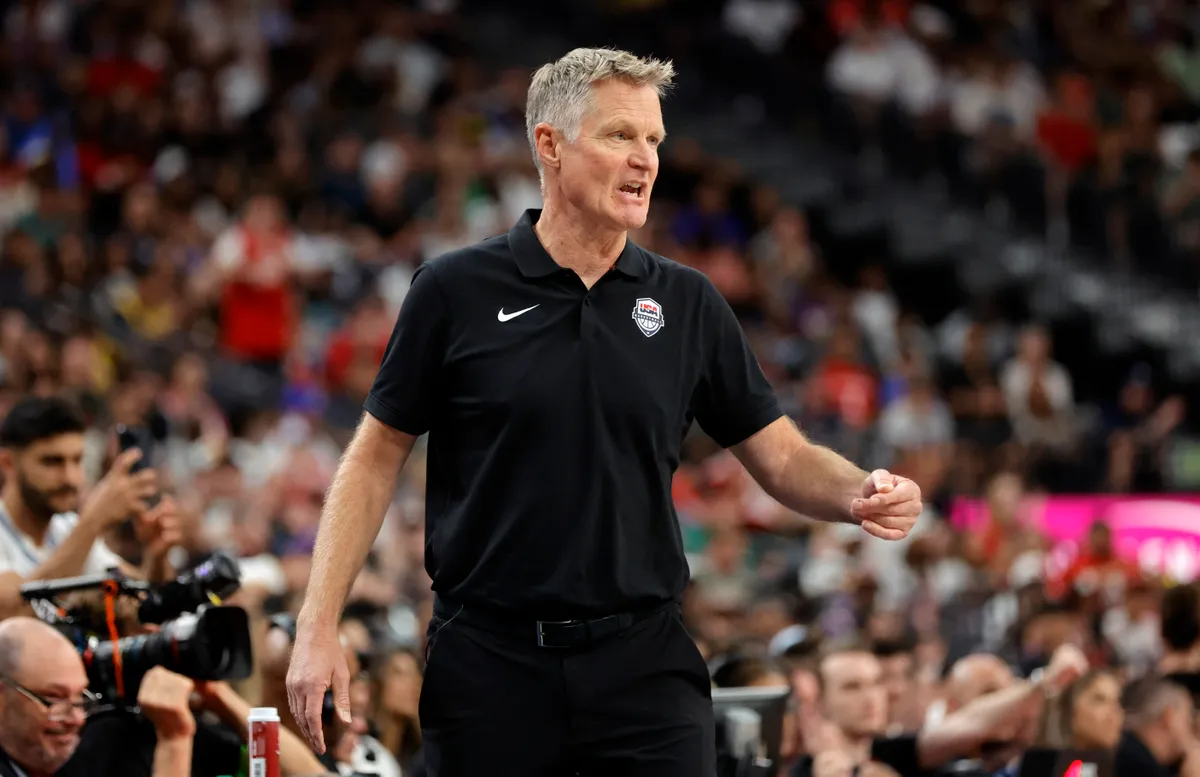 Joel Embiid khẳng định vẫn ổn giữa lo lắng chấn thương trước Olympic Paris 2024 - Ảnh 2. Joel Embiid khẳng định vẫn ổn giữa lo lắng chấn thương trước Olympic Paris 2024 - Ảnh 2.
