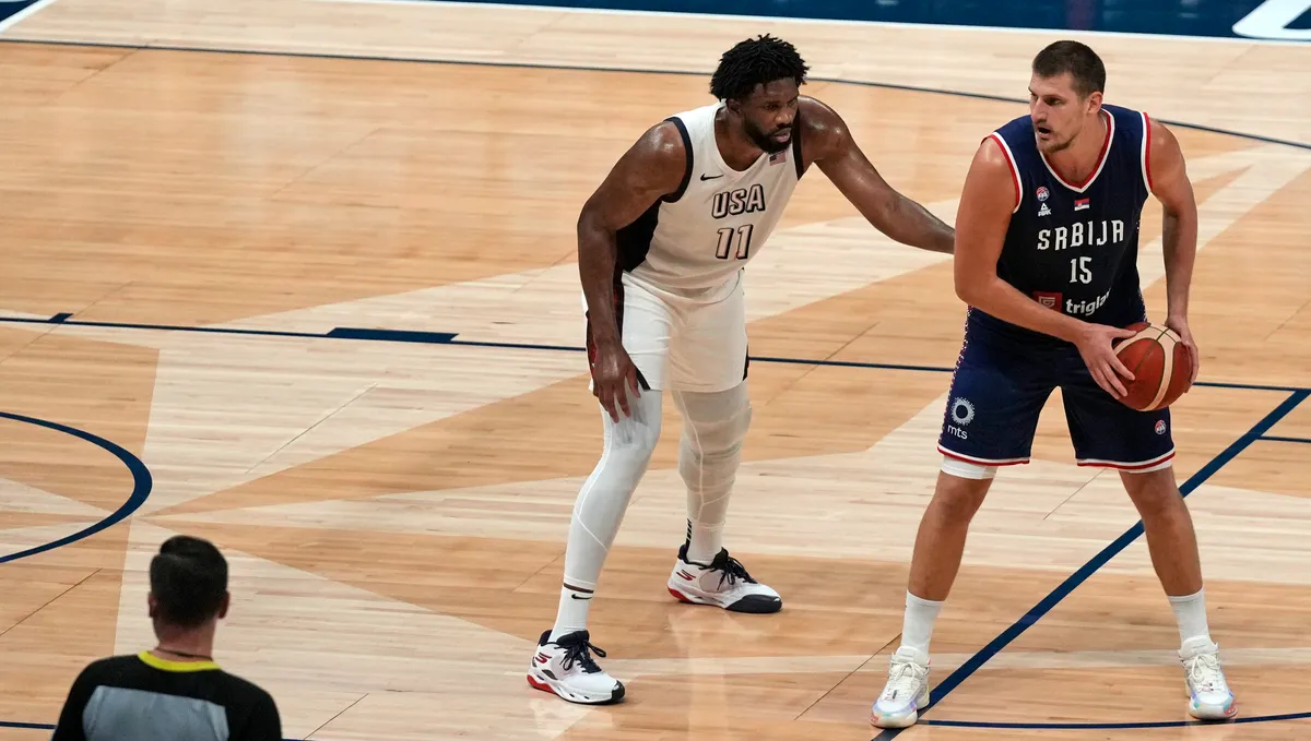Joel Embiid khẳng định vẫn ổn giữa lo lắng chấn thương trước Olympic Paris 2024 - Ảnh 1. Joel Embiid khẳng định vẫn ổn giữa lo lắng chấn thương trước Olympic Paris 2024 - Ảnh 1.