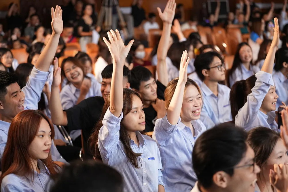 Giải thưởng 1 tỷ đồng của Vũ Trụ Đồng Tiền khiến không khí trường Đại học Mở Hà Nội nóng hơn bao giờ hết - Ảnh 1. Giải thưởng 1 tỷ đồng của Vũ Trụ Đồng Tiền khiến không khí trường Đại học Mở Hà Nội nóng hơn bao giờ hết - Ảnh 1.