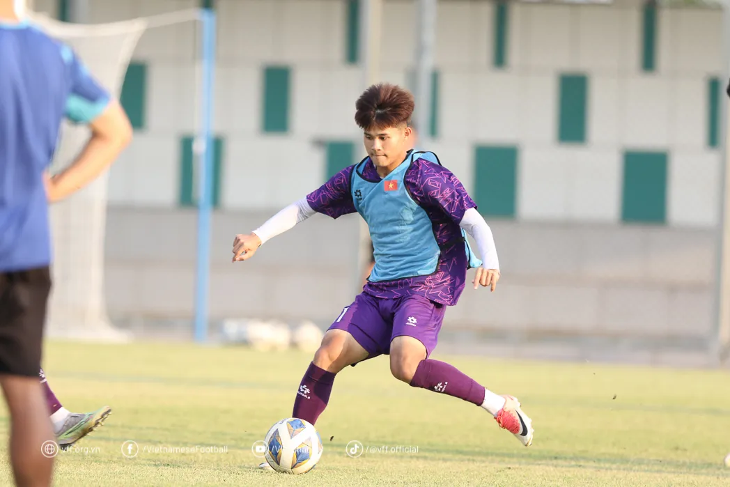 Đội tuyển U19 Việt Nam động viên nhau chuẩn bị thật tốt cho trận đấu cuối - Ảnh 3. Đội tuyển U19 Việt Nam động viên nhau chuẩn bị thật tốt cho trận đấu cuối - Ảnh 3.