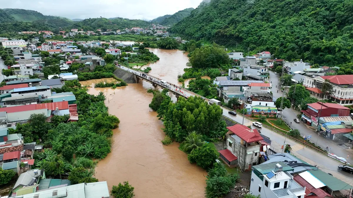 Lũ lớn, sạt lở ở Mai Sơn (Sơn La) khiến 6 người thiệt mạng - Ảnh 1.