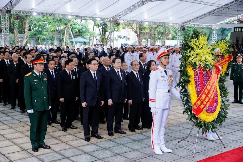 Lãnh đạo Đảng, Nhà nước viếng Tổng Bí thư Nguyễn Phú Trọng - Ảnh 4.