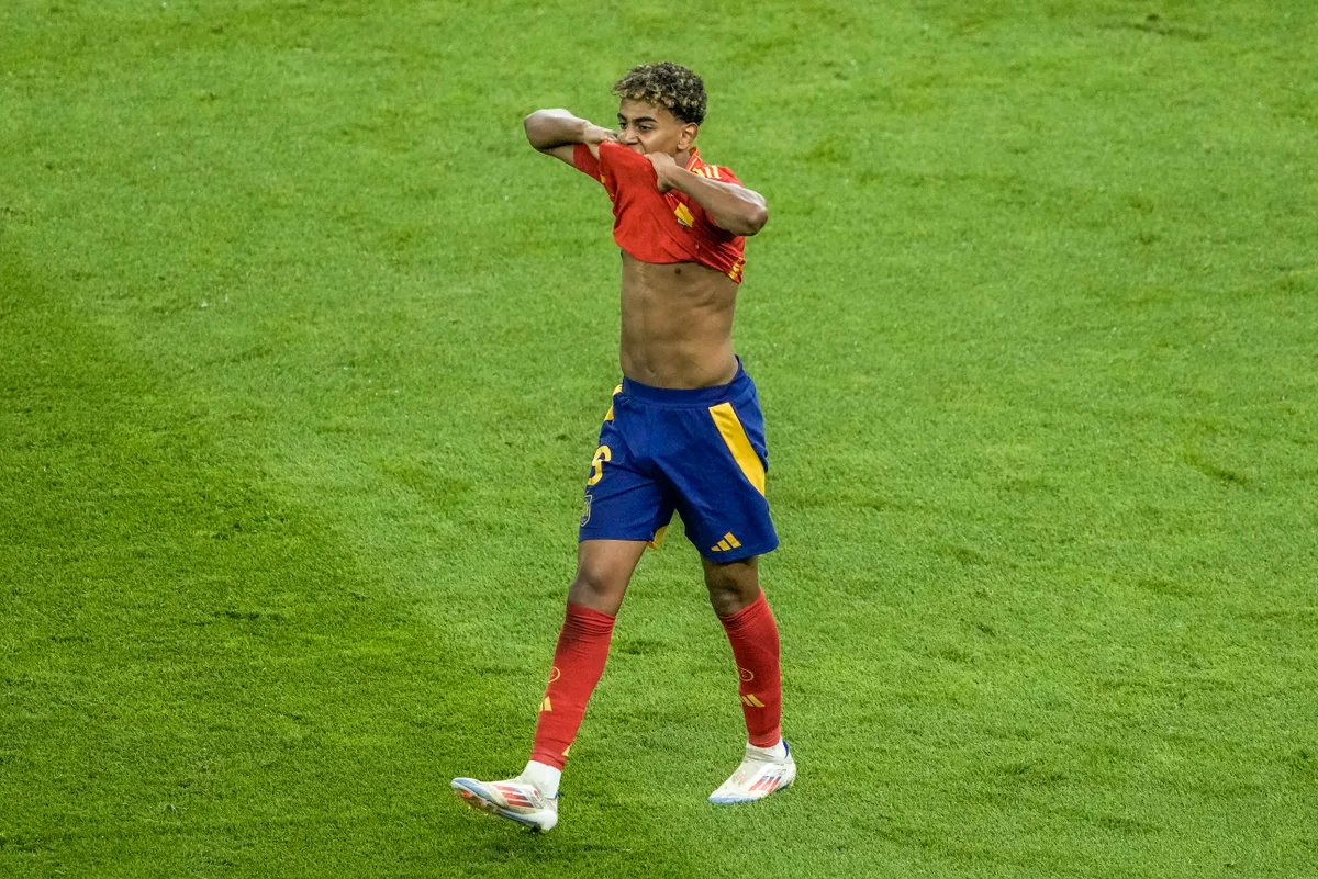 Cuộc đua Golden Boy 2024: Lamine Yamal giành lợi thế - Ảnh 1. Cuộc đua Golden Boy 2024: Lamine Yamal giành lợi thế - Ảnh 1.