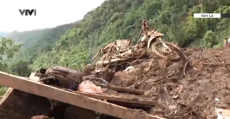 Sơn La: Bản làng tan hoang sau lũ quét và sạt lở đất - Ảnh 3.