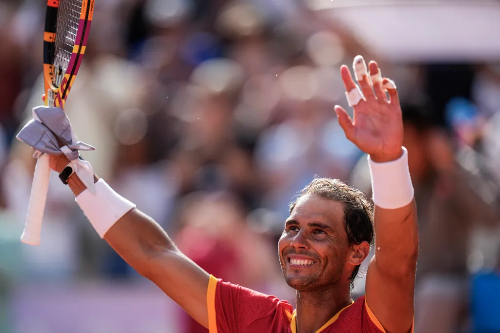Rafael Nadal và Andy Murray cùng giành chiến thắng - Ảnh 1. Rafael Nadal và Andy Murray cùng giành chiến thắng - Ảnh 1.