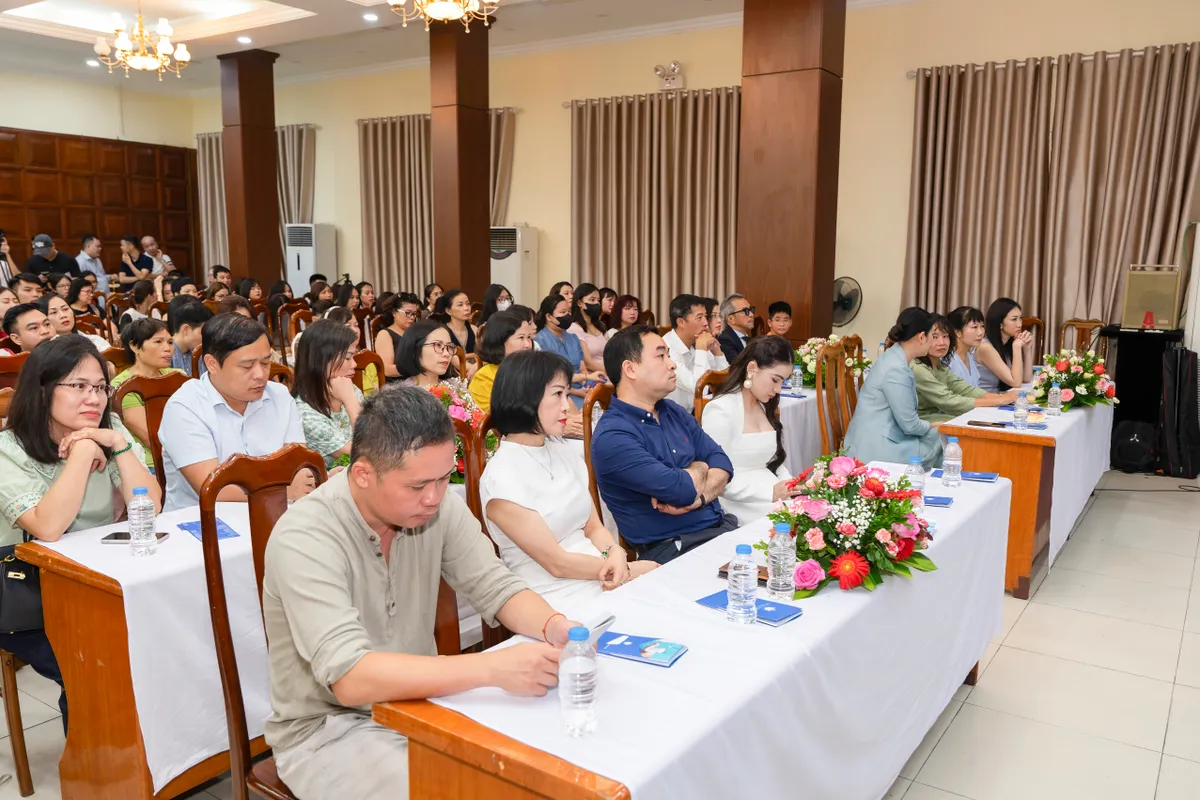 Dự án “Nụ cười hạnh phúc” hướng tới cuộc sống tốt đẹp hơn cho phụ nữ và trẻ em bị bạo hành - Ảnh 2.