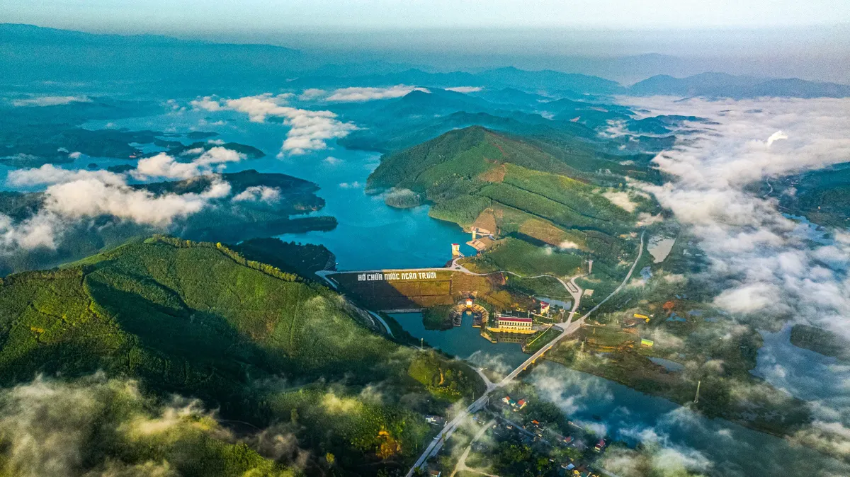 Kh&aacute;m ph&aacute; Vườn quốc gia Vũ Quang - Vườn di sản ASEAN - Ảnh 2.