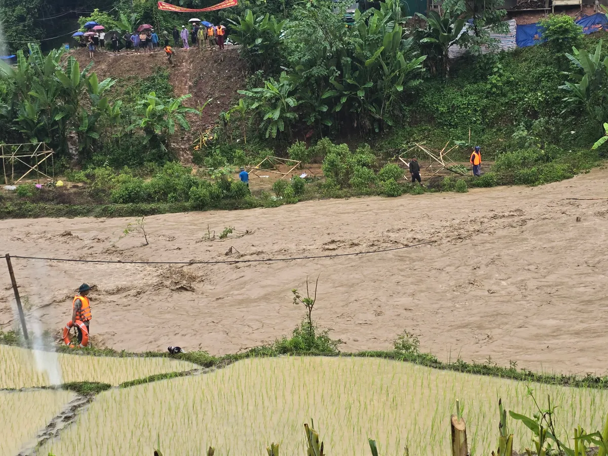 1 người bị lũ cuốn trôi ở Sơn La - Ảnh 1.