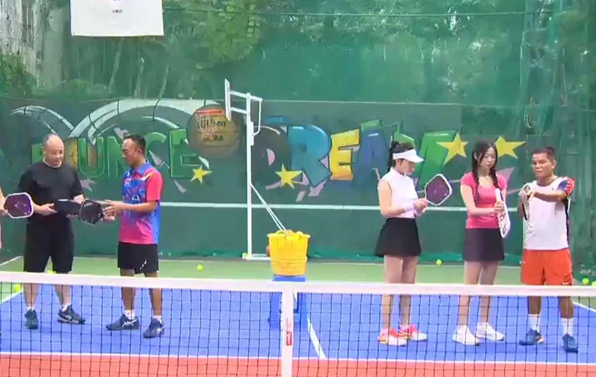 PickelBall &ndash; M&ocirc;n thể thao mới tại th&agrave;nh thị - Ảnh 1.