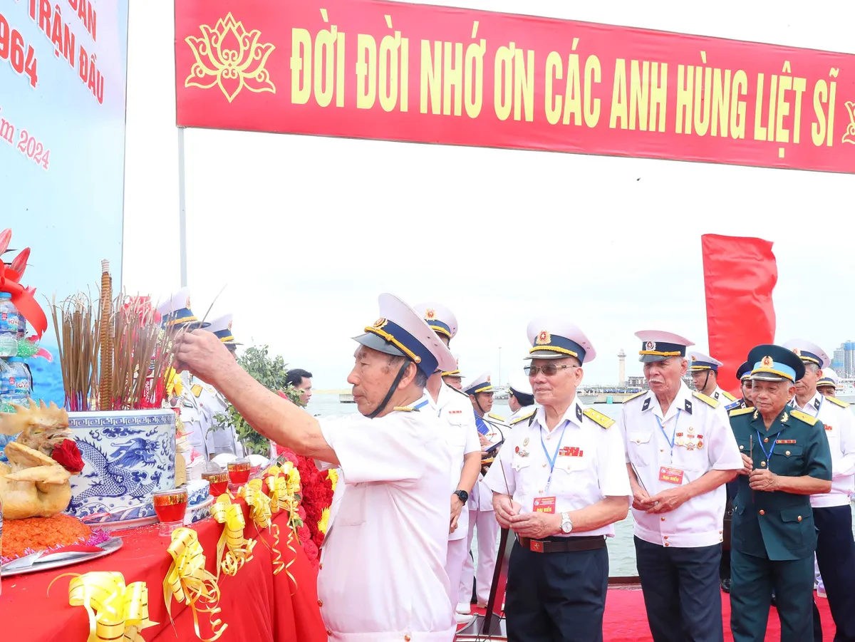 Quân chủng Hải quân tưởng niệm Chiến thắng trận đầu ngày 02&05/8/1964 tại Quảng Ninh - Ảnh 4.