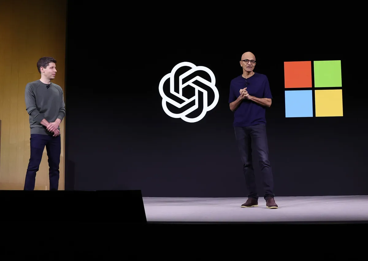 Microsoft coi OpenAI là đối thủ - Ảnh 2.