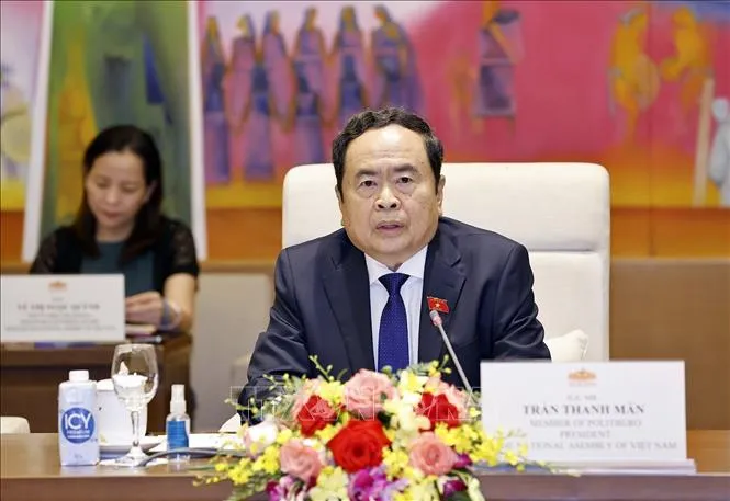 Chủ tịch Quốc hội tiếp Trưởng Ban Nghi&ecirc;n cứu ch&iacute;nh s&aacute;ch Đảng D&acirc;n chủ Tự do Nhật Bản - Ảnh 2.