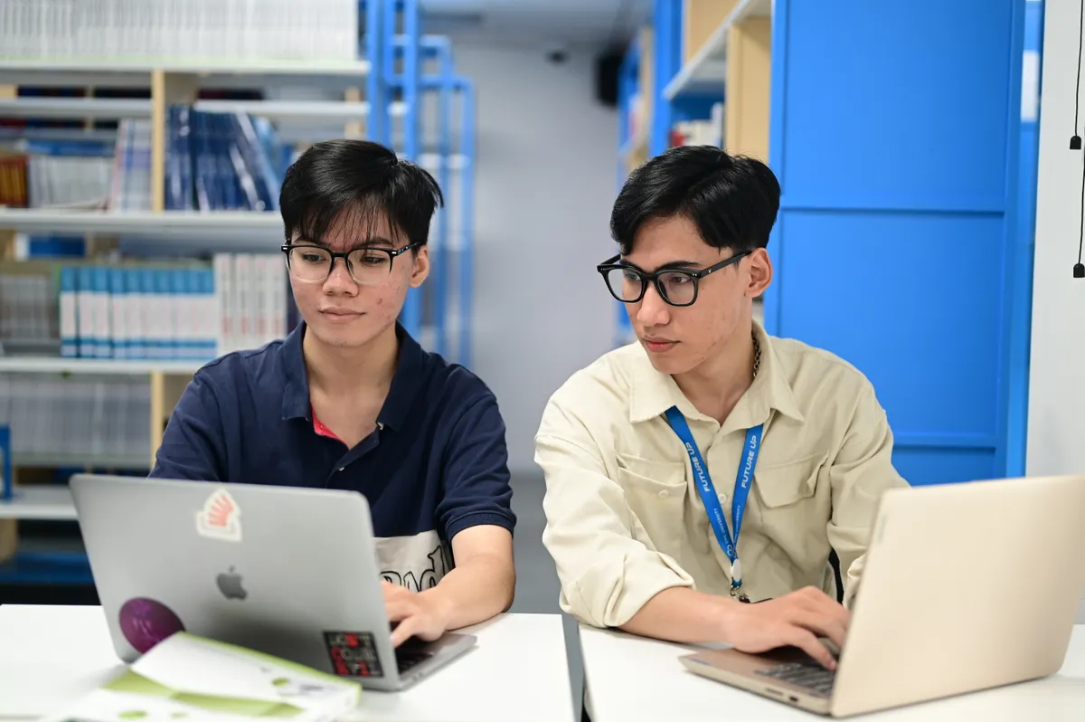 Sinh vi&ecirc;n năm 2 Trường Đại học CMC ph&aacute;t hiện lỗ hổng bảo mật phần mềm thiết bị IoT - Ảnh 1.