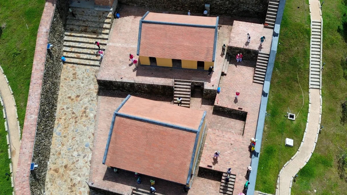 Di t&iacute;ch Thi&ecirc;n hạ đệ nhất h&ugrave;ng quan ng&agrave;y đầu mở cửa đ&oacute;n kh&aacute;ch - Ảnh 4.