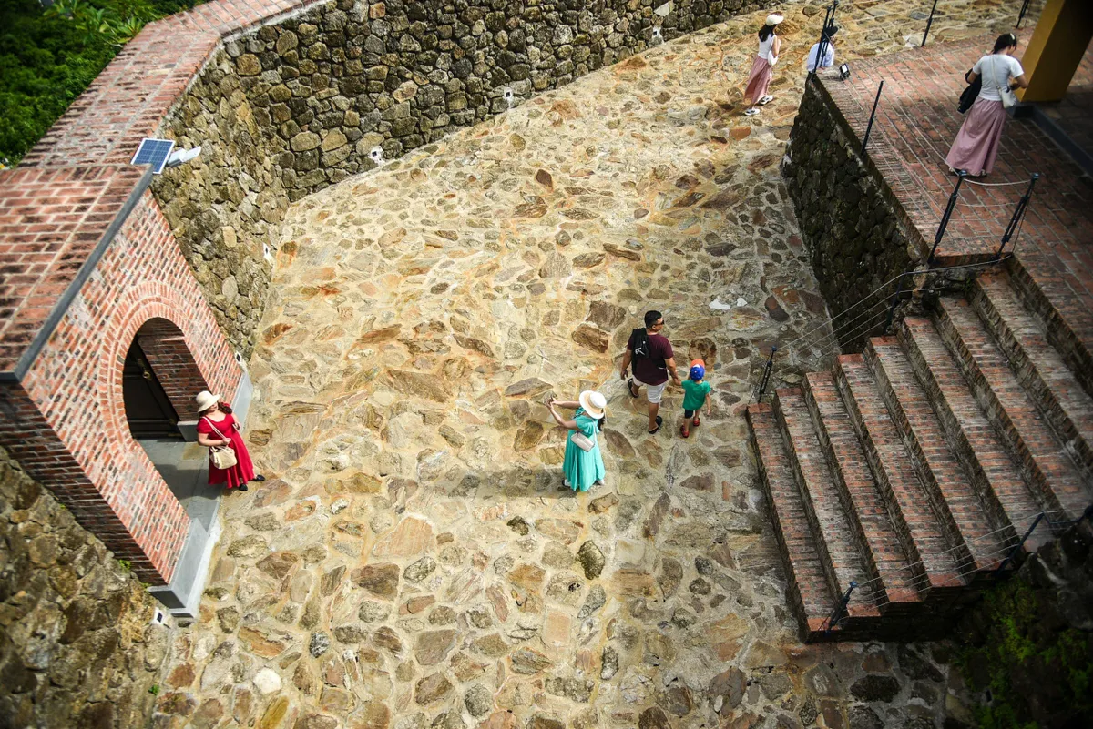 Di t&iacute;ch Thi&ecirc;n hạ đệ nhất h&ugrave;ng quan ng&agrave;y đầu mở cửa đ&oacute;n kh&aacute;ch - Ảnh 2.