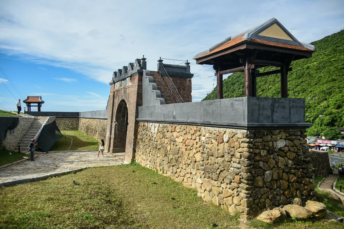 Di t&iacute;ch Thi&ecirc;n hạ đệ nhất h&ugrave;ng quan ng&agrave;y đầu mở cửa đ&oacute;n kh&aacute;ch - Ảnh 5.