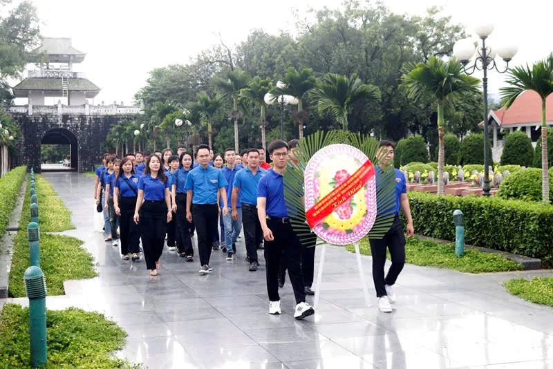 Thanh niên chia sẻ khó khăn với đồng bào dân tộc thiểu số, vùng lũ Điện Biên - Ảnh 3.